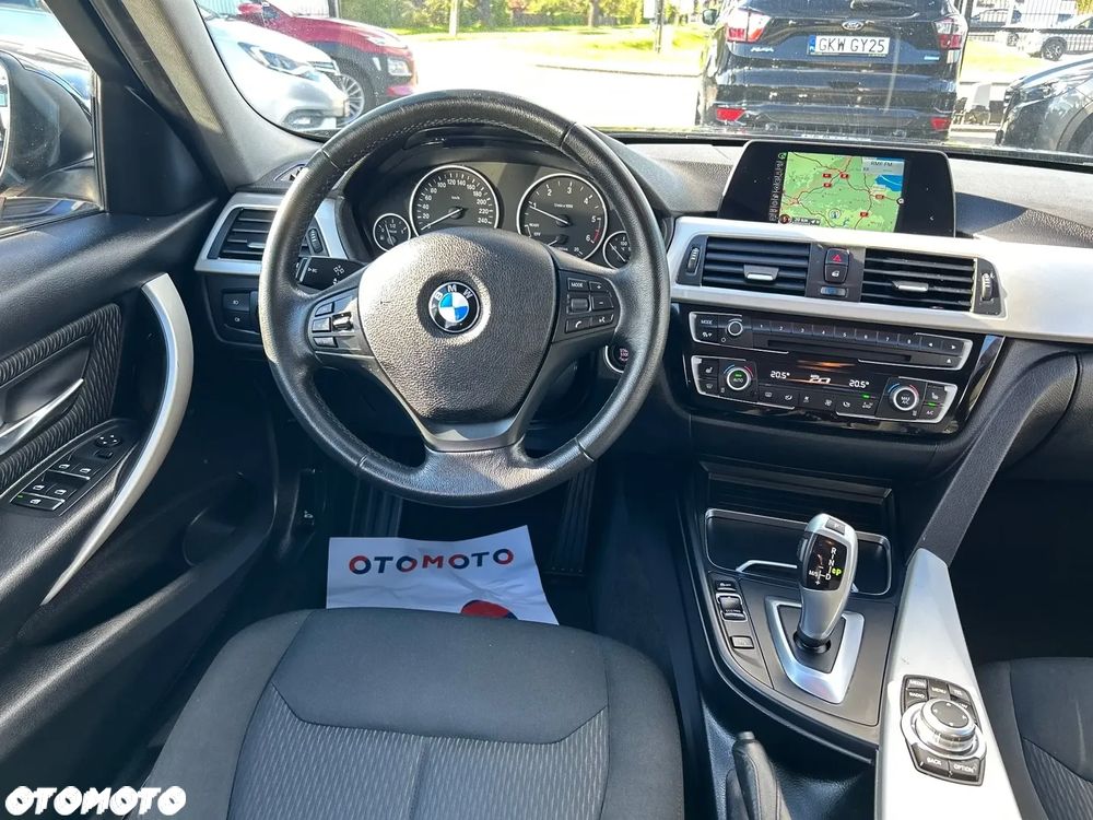 BMW Seria 3 318d - 14