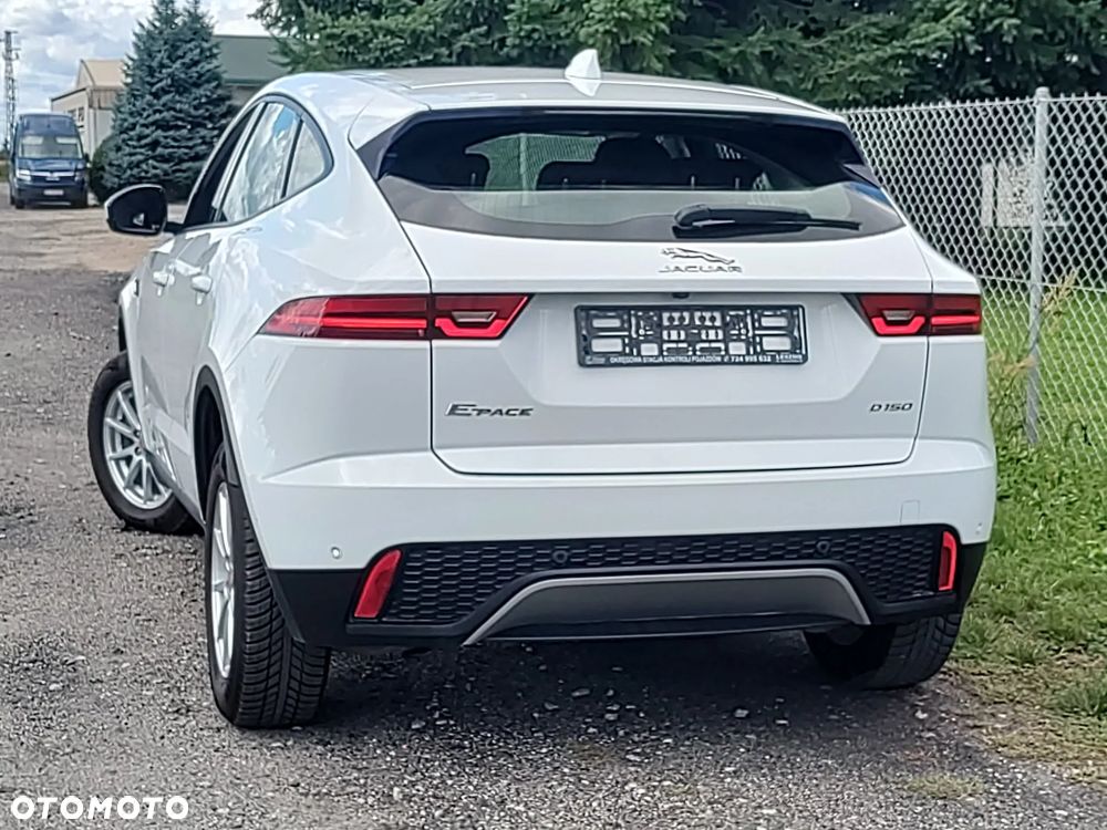Jaguar E-Pace D150 - 6