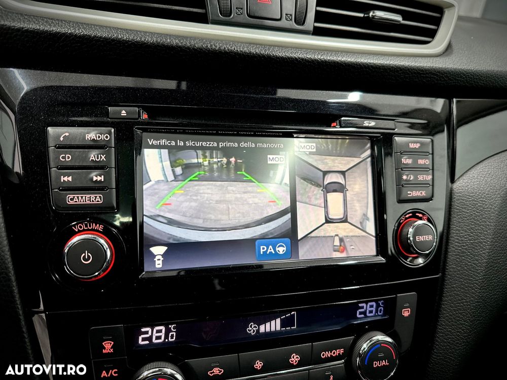 Nissan Qashqai 1.6 DCI 4 x 4 DPF tekna - 12