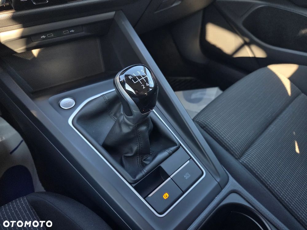 Volkswagen Golf - 22