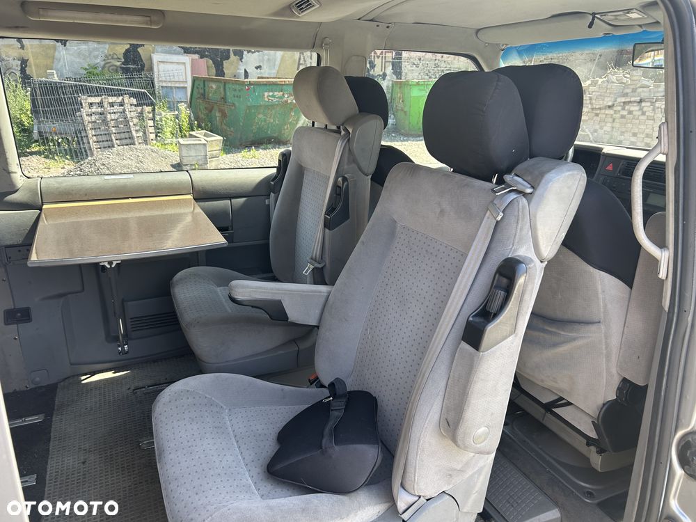 Volkswagen Multivan - 15
