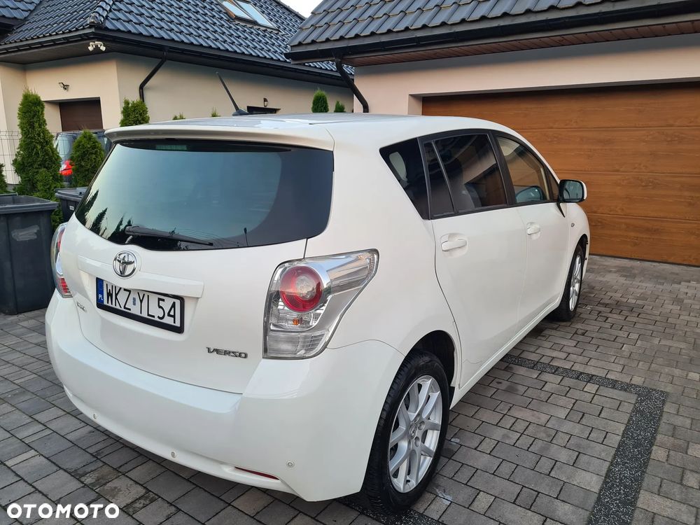 Toyota Verso 1.8 Premium EU5 - 6
