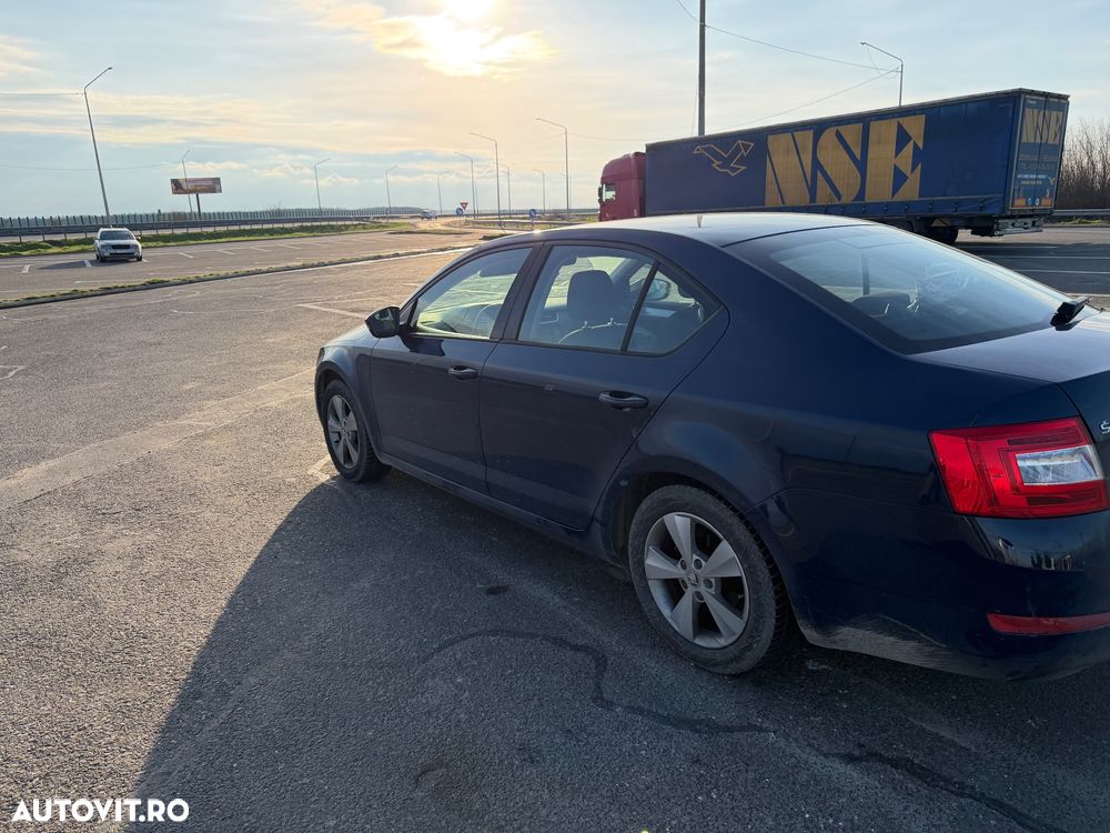 Skoda Octavia 1.6 TDI DSG Ambition - 3