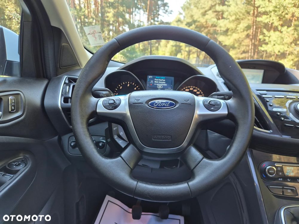 Ford Kuga 2.0 TDCi 2x4 Titanium - 26