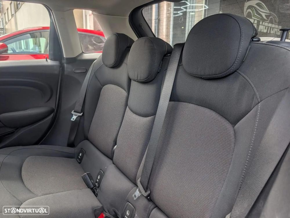 MINI 5 Portas Cooper D Aut. - 9