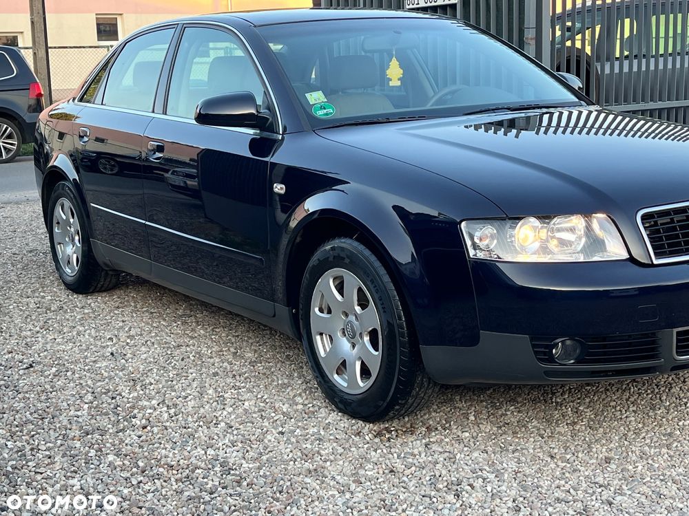 Audi A4 Limousine - 4
