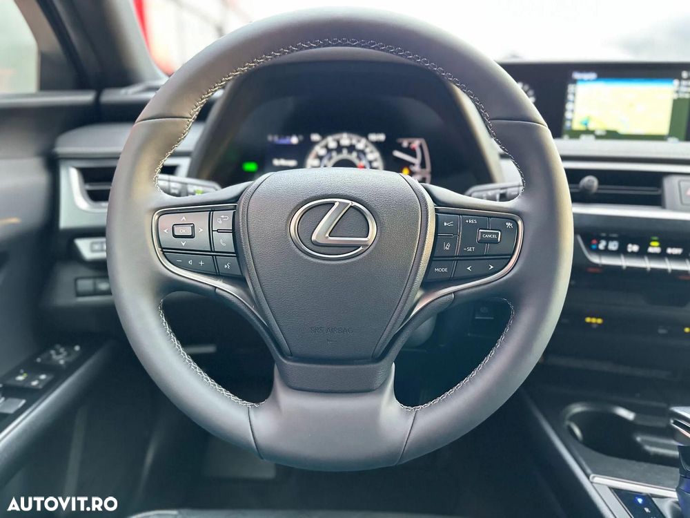 Lexus UX 250h FWD Executive - 16