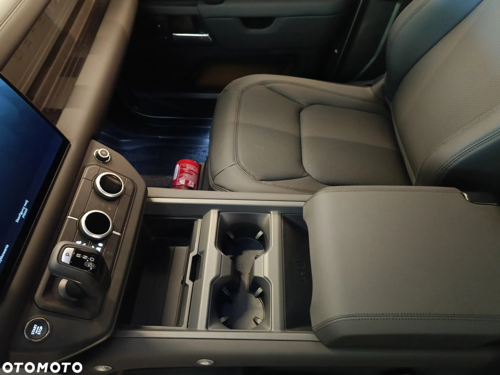 Land Rover Defender - 13