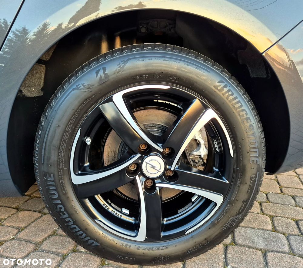 Opel Astra 1.7 CDTI DPF ecoFLEX TourerStart/Stop 105g Edition - 26