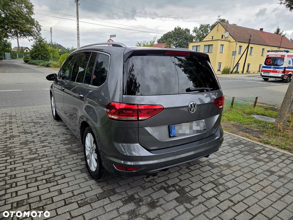 Volkswagen Touran 2.0 TDI BMT Highline - 10