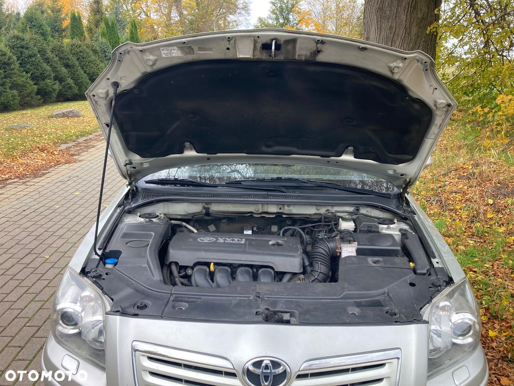 Toyota Avensis 1.8 VVT-i Sol - 5