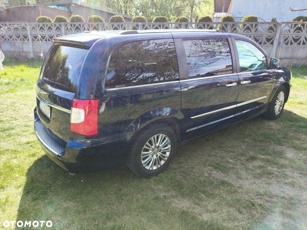 Chrysler Town & Country 3.6 Limited - 4
