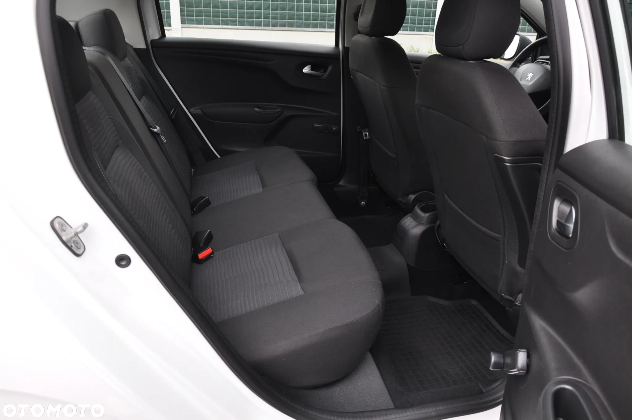 Peugeot 301 1.2 Pure Tech Access - 18