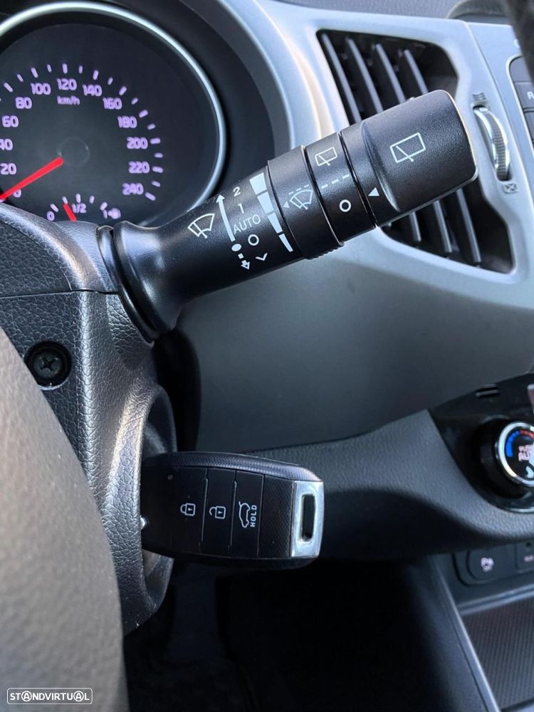 Kia Sportage 1.7 CRDI ISG Prime - 12