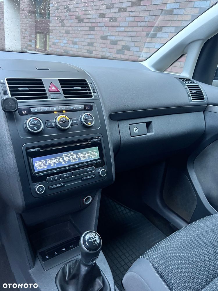 Volkswagen Touran - 21