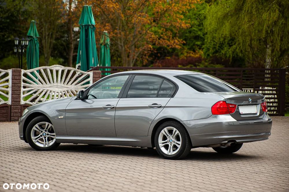 BMW Seria 3 318i - 6