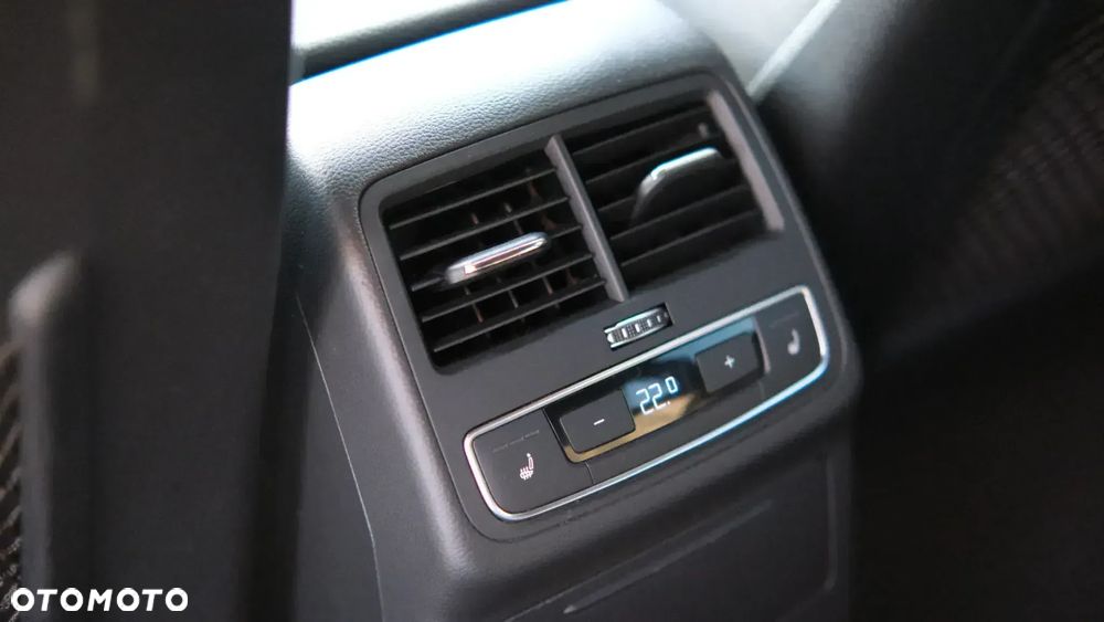 Audi A4 Avant 2.0 TDI ultra S tronic sport - 12