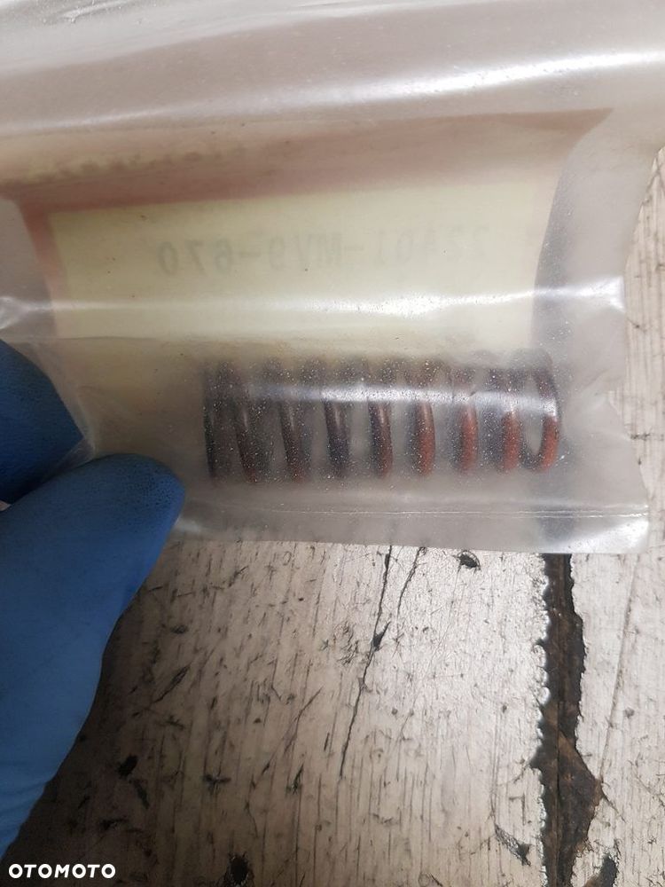 Sprężyna sprzęgła Honda CBR600F F2  22401-MV9-670 - 3