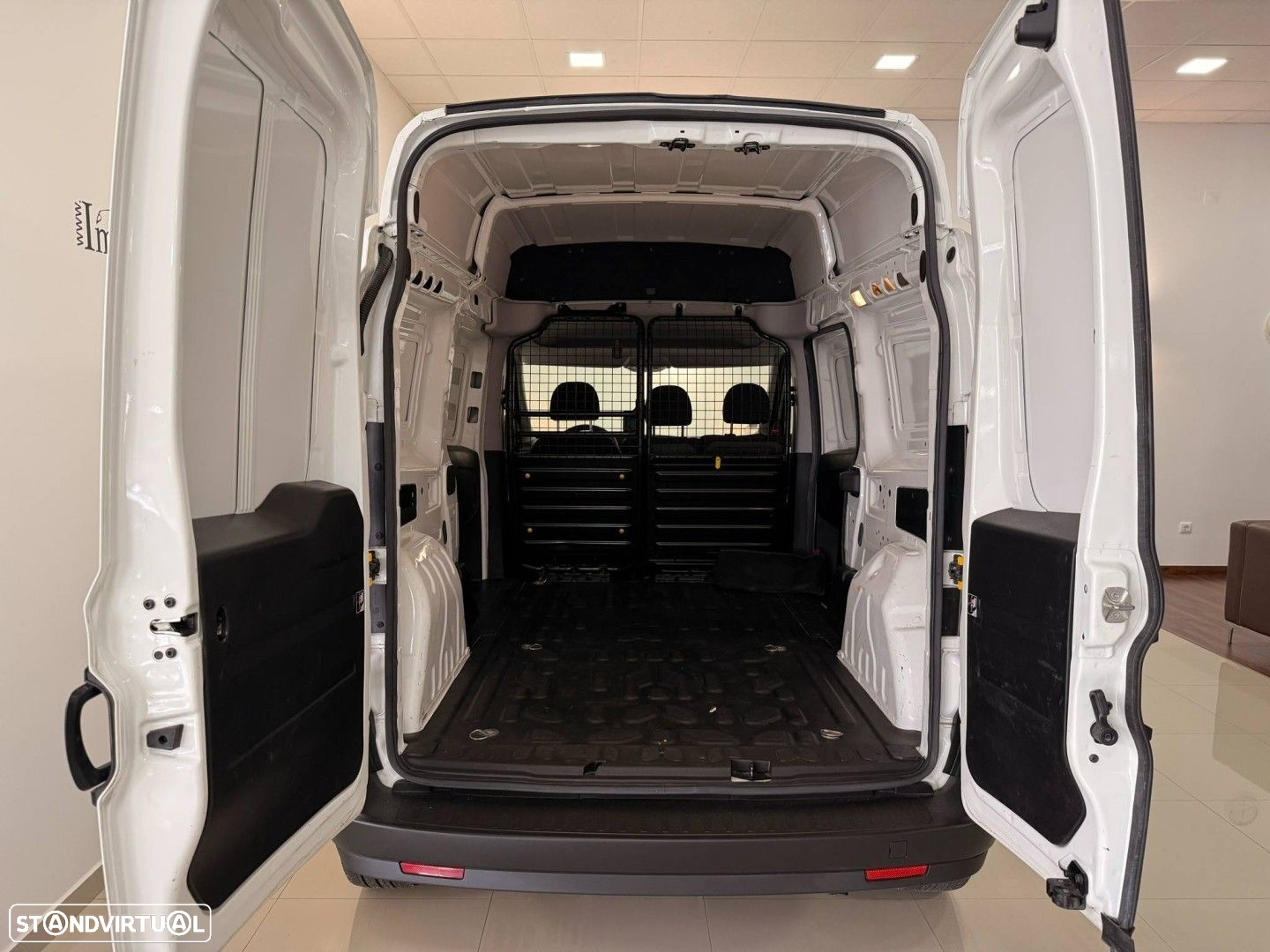 Fiat Doblo 1.6 MJ Maxi 3L - 17