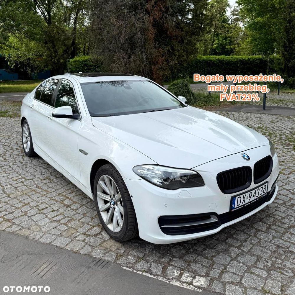 BMW Seria 5 528i xDrive Sport-Aut Luxury Line