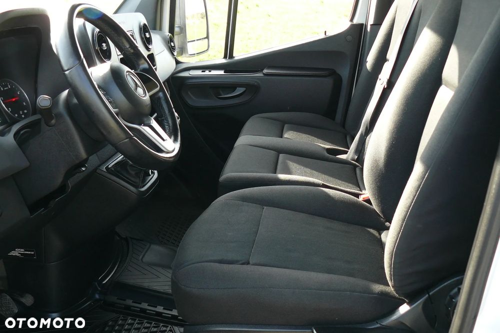 Mercedes-Benz Sprinter 907 3,0 V6 - 7