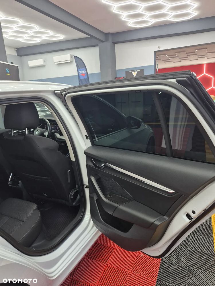 Skoda Octavia 2.0 TDI Style DSG - 28