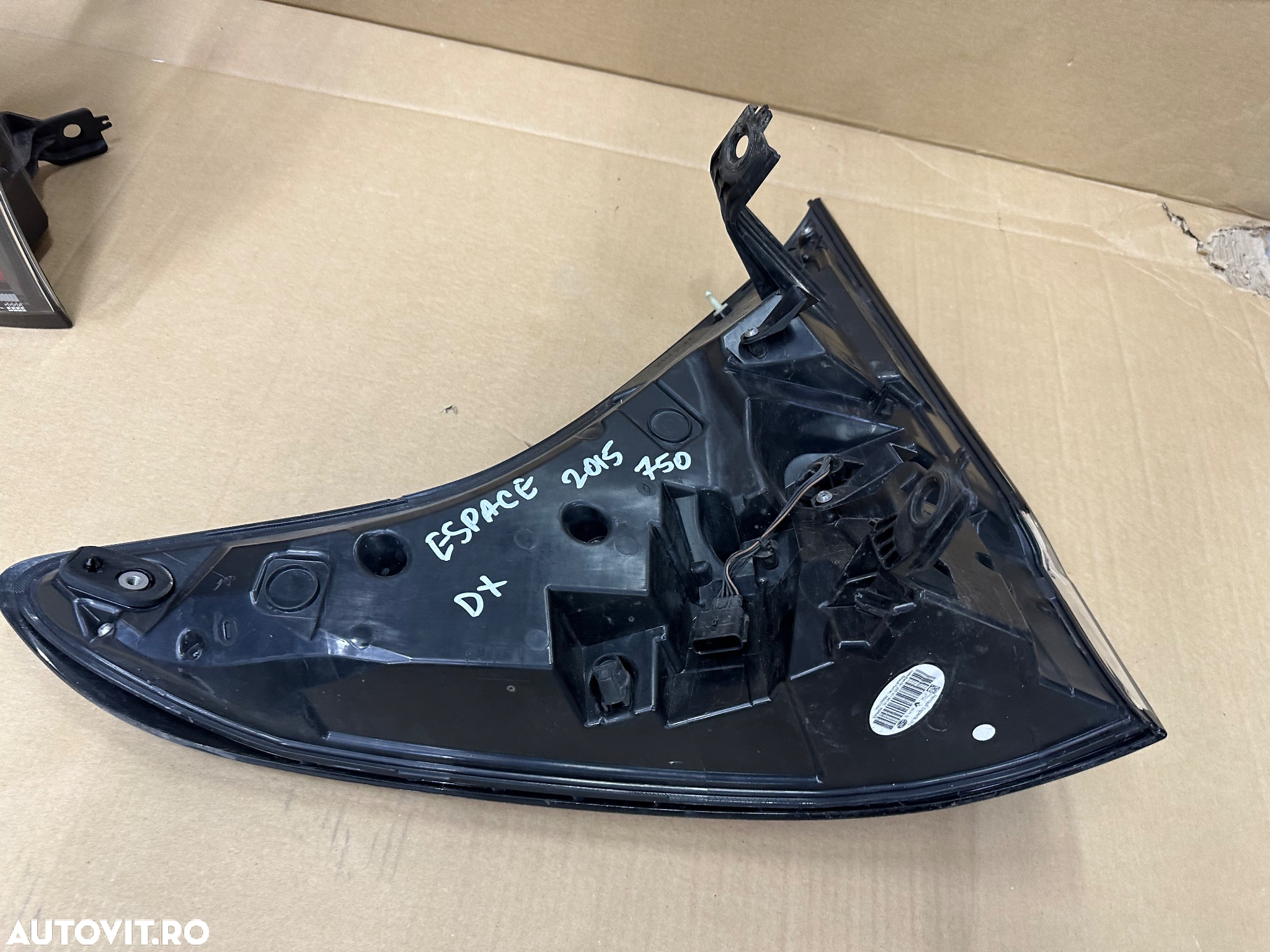 Stop spate stanga RENAULT ESPACE an 2015-2022 cu defect - 4