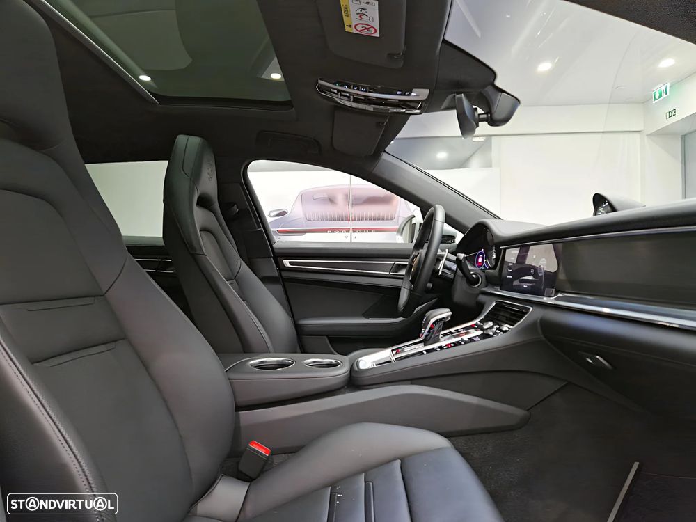 Porsche Panamera Sport Turismo 4 E-Hybrid Platinum Edition PDLS - 33