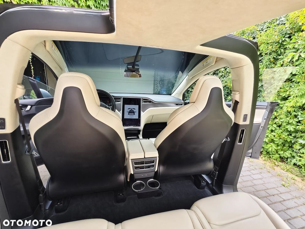Tesla Model X Long Range Plus - 23
