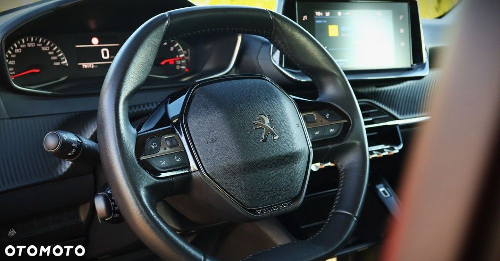 Peugeot 208 - 12