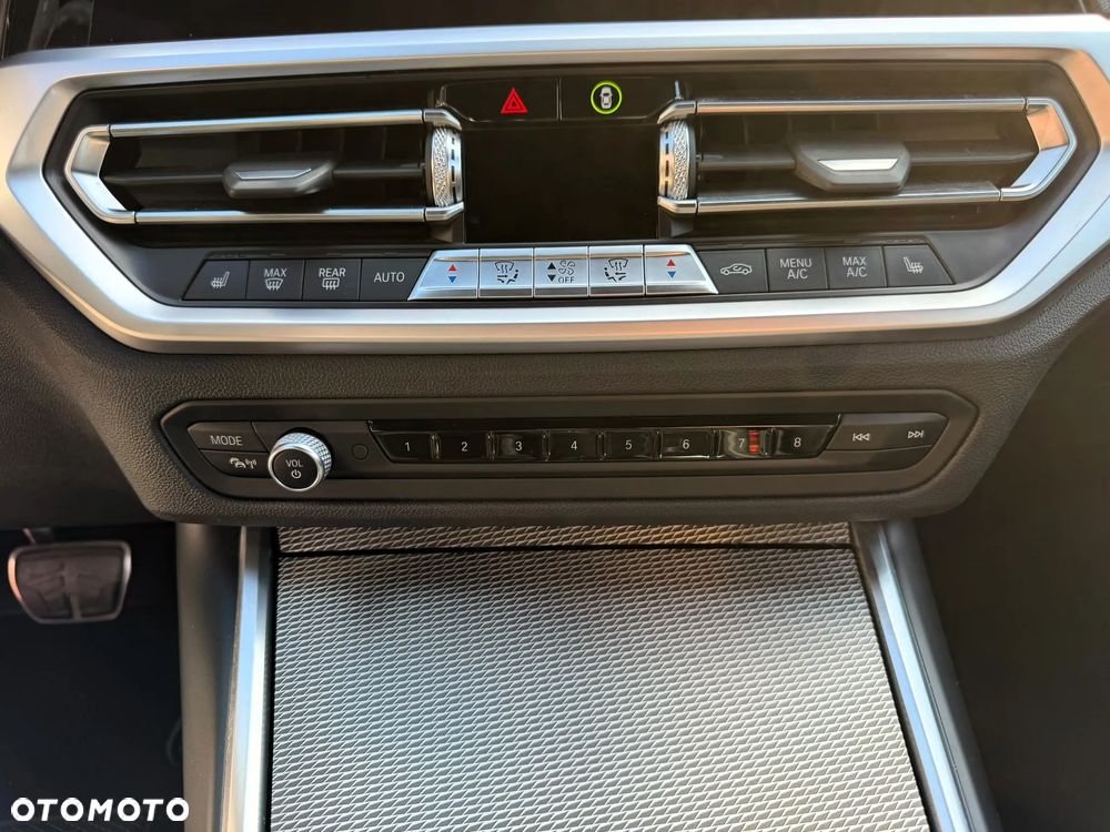 BMW Seria 3 330i xDrive M Sport sport - 16
