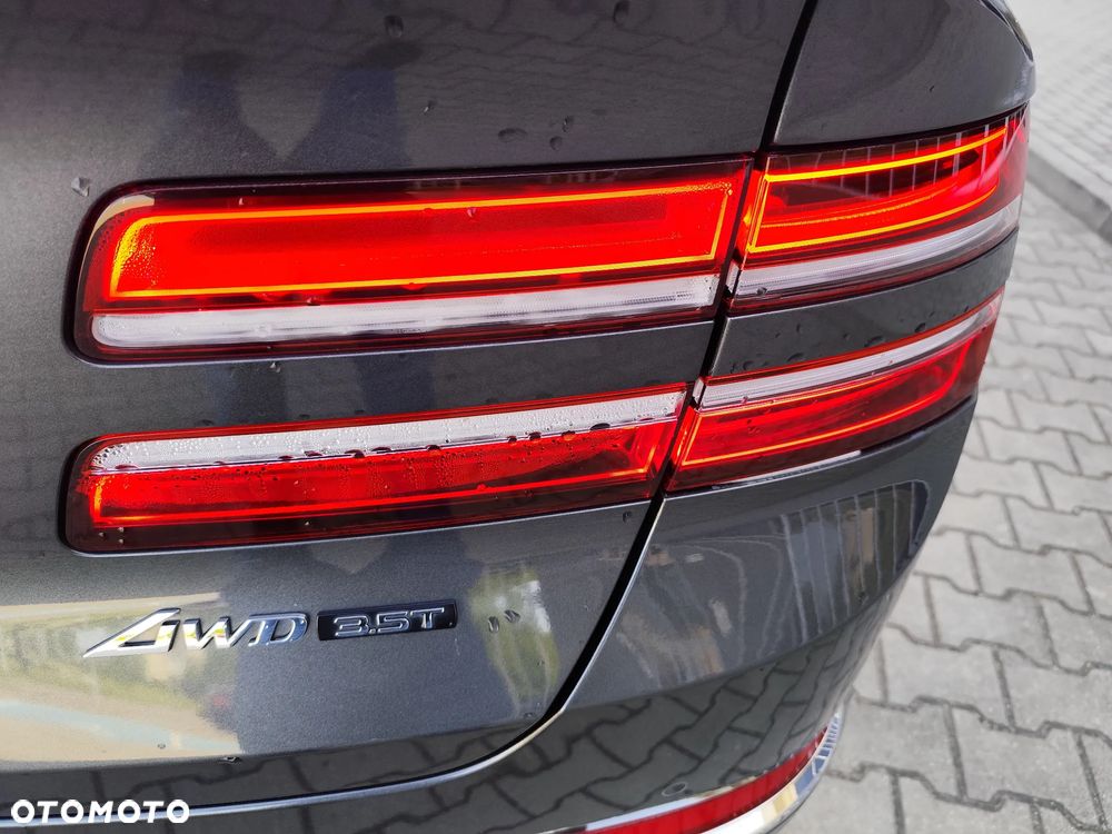 Hyundai Genesis - 5