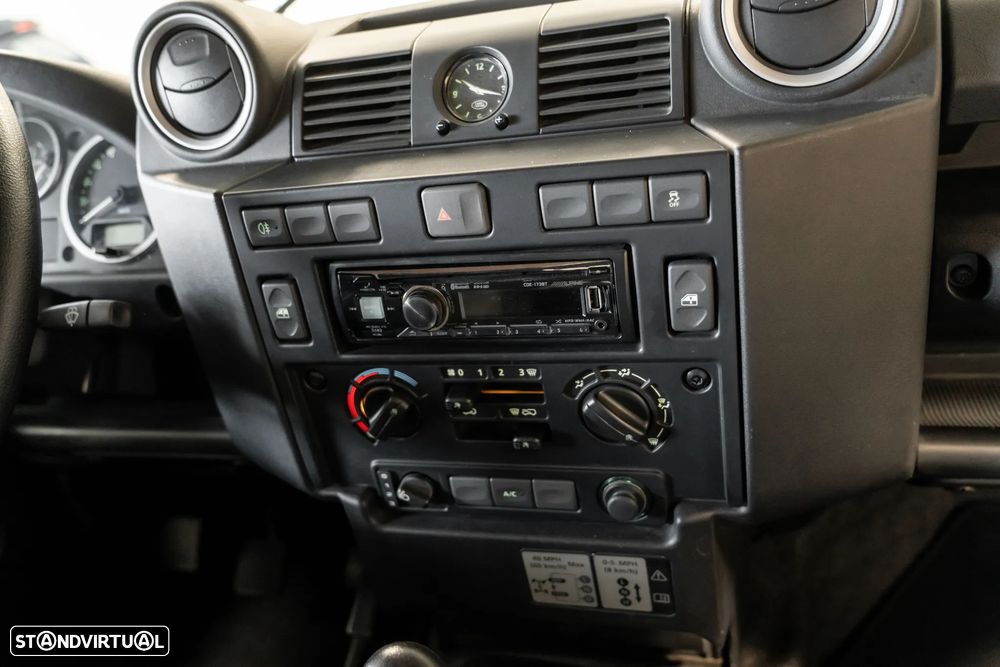 Land Rover Defender 90 SW 2.4 CRD S - 20