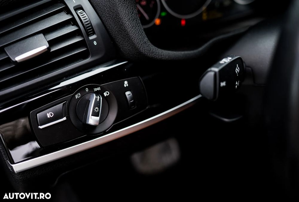 BMW X3 xDrive28i Aut. Advantage - 19