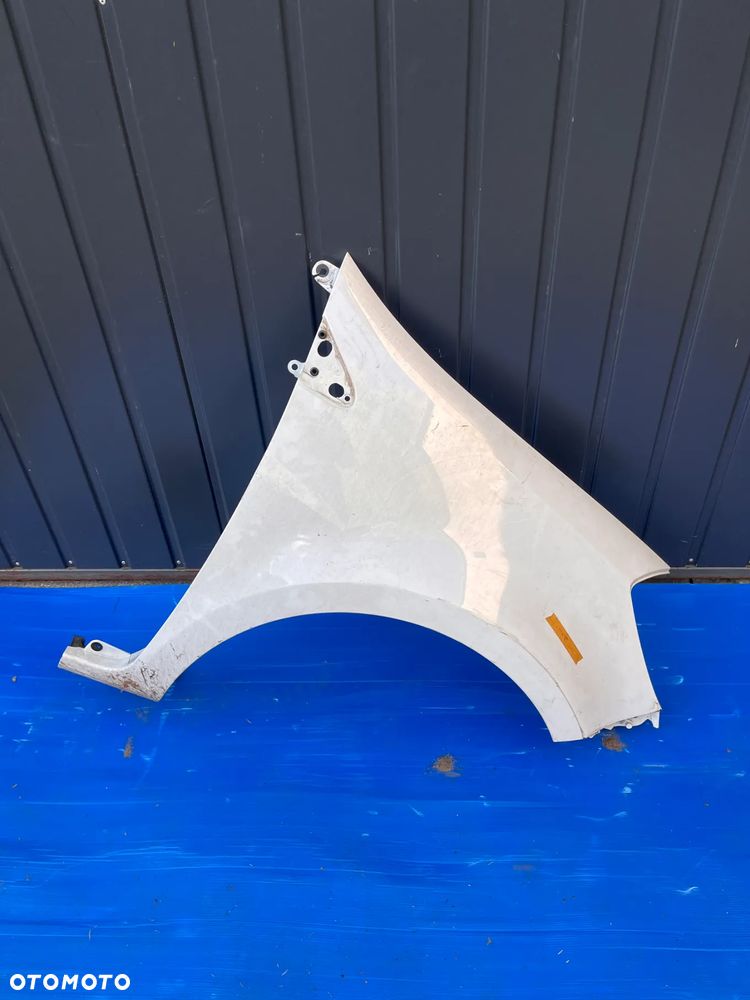 BŁOTNIK PRAWY PRZÓD PRZEDNI RENAULT CLIO 3 III 8200325171