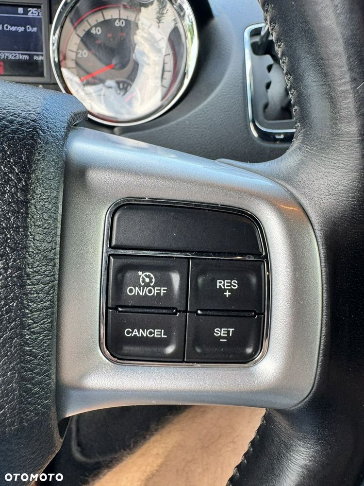 Dodge Grand Caravan - 27
