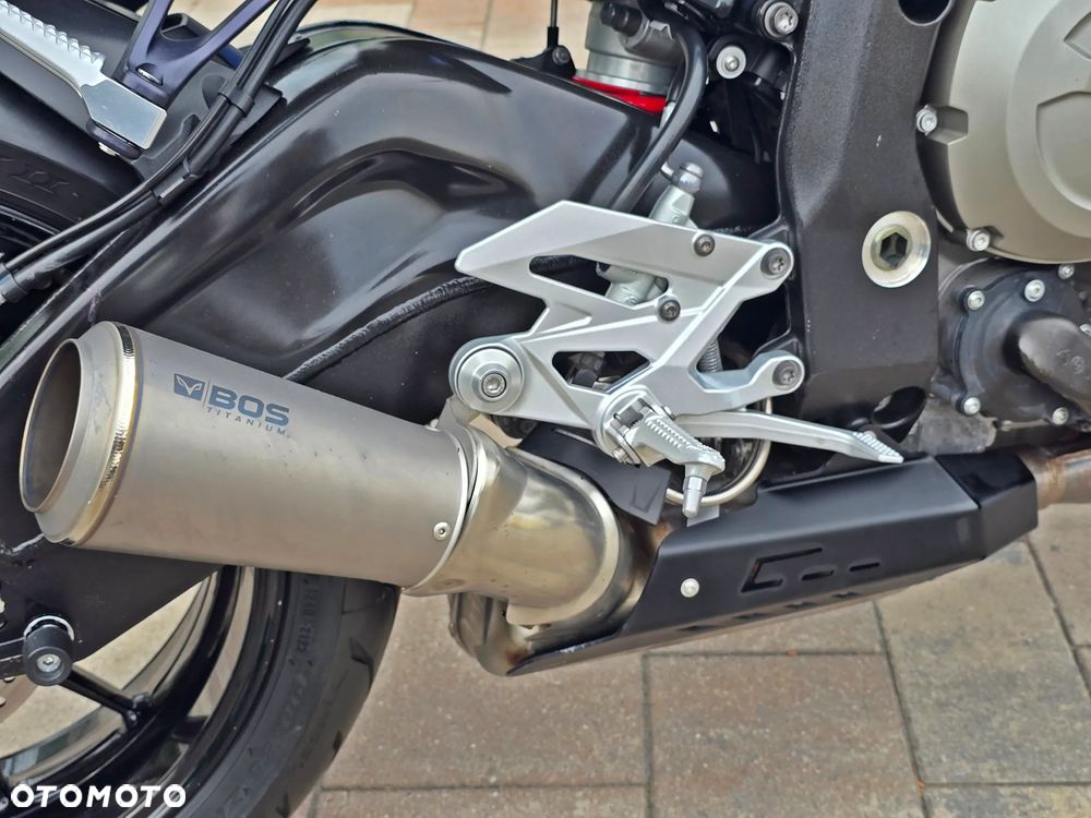 BMW S - 9