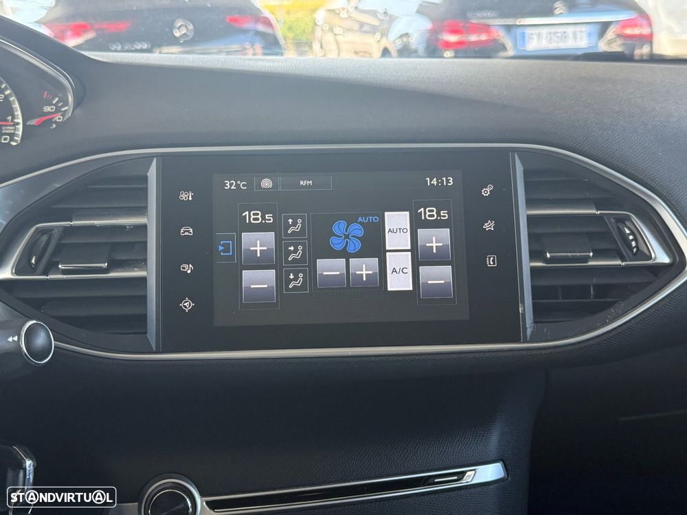 Peugeot 308 - 25