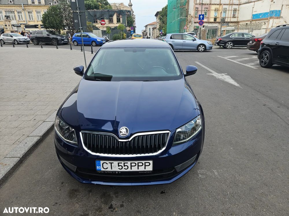 Skoda Octavia 1.6 TDI DSG Ambition - 2