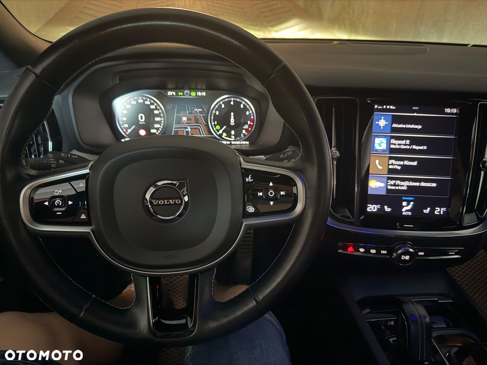 Volvo V60 B3 B R-Design - 31