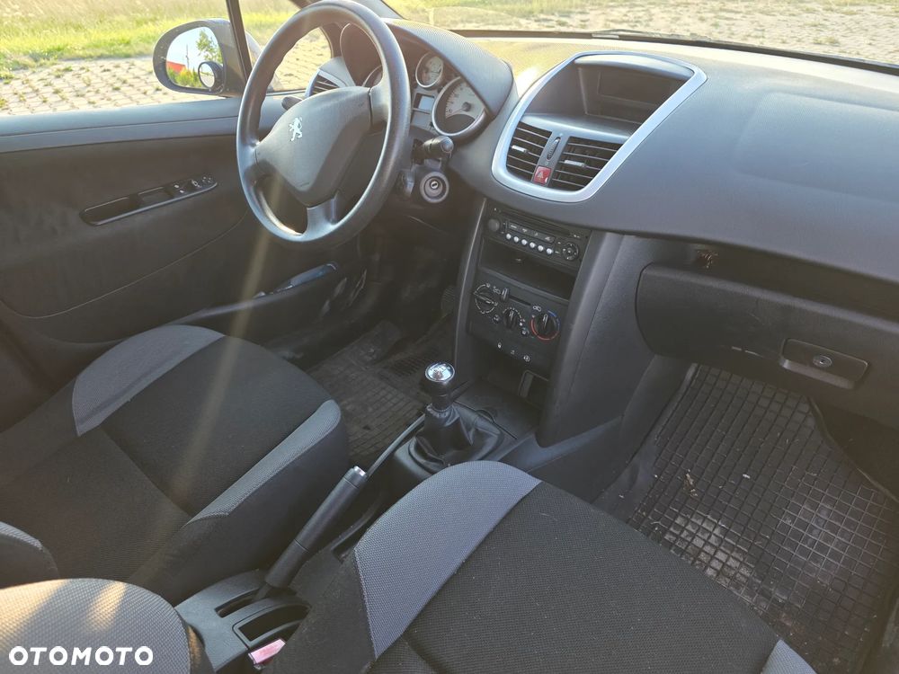 Peugeot 207 1.4 16V Presence - 10
