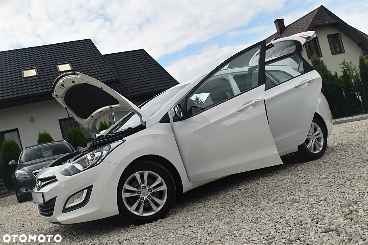 Hyundai i30 1.6 D Premium - 13