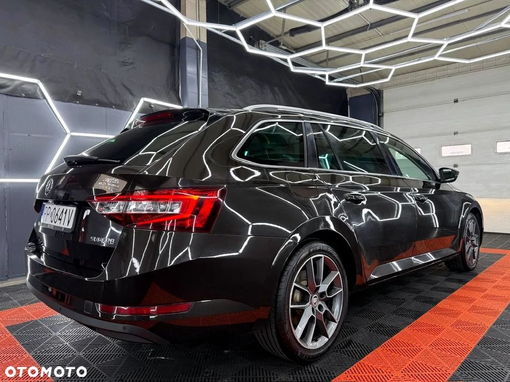 Skoda Superb 2.0 TDI DSG Style - 10