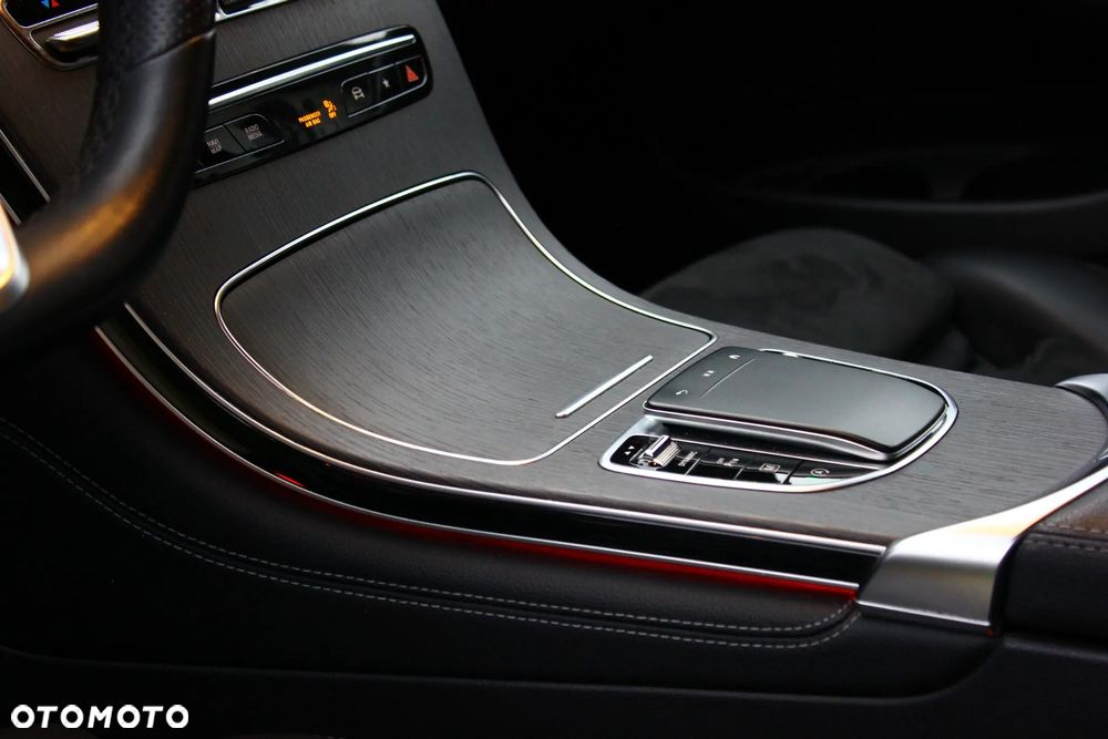 Mercedes-Benz GLC - 31