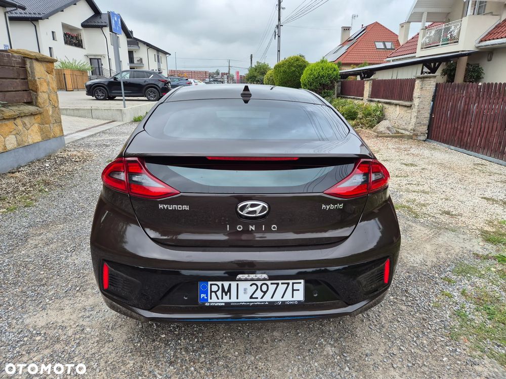 Hyundai IONIQ 1.6 GDI Premium - 6