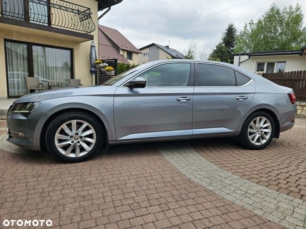 Skoda Superb 2.0 TDI Ambition DSG - 1