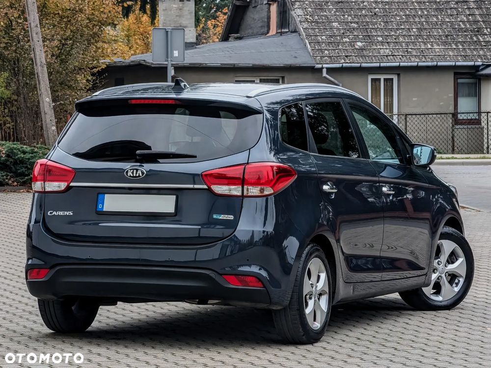 Kia Carens - 17