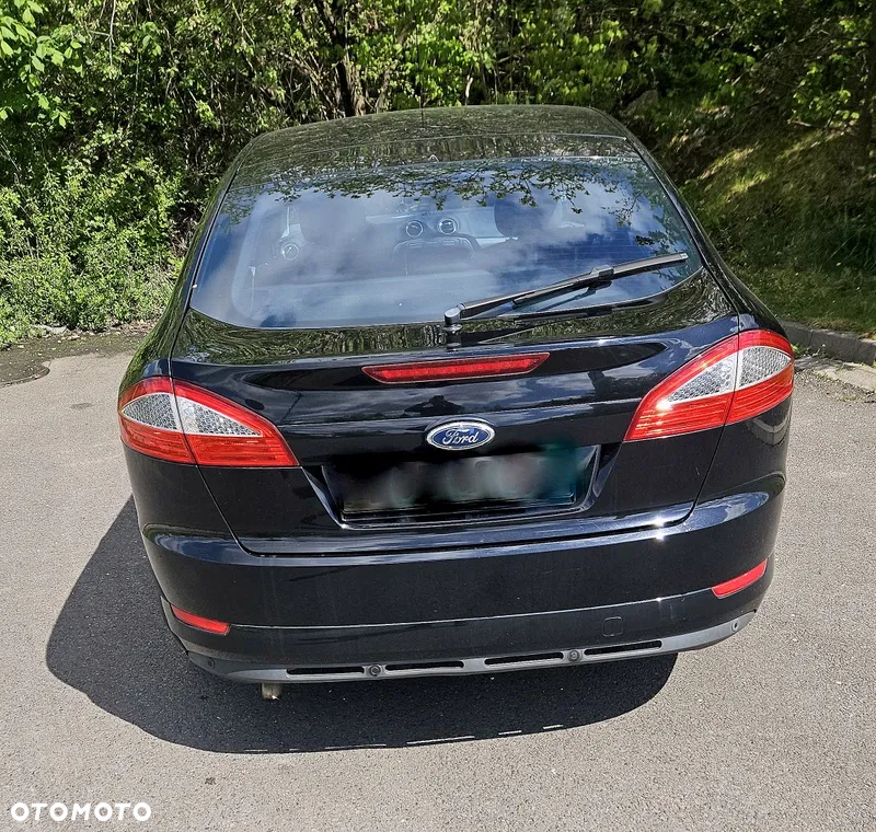 Ford Mondeo 2.0 Ghia - 10