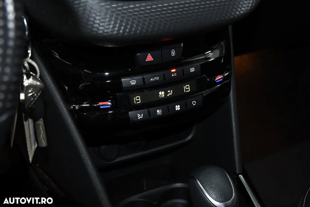 Peugeot 2008 PureTech 110 GPF Stop&Start EAT6 Crossway - 8