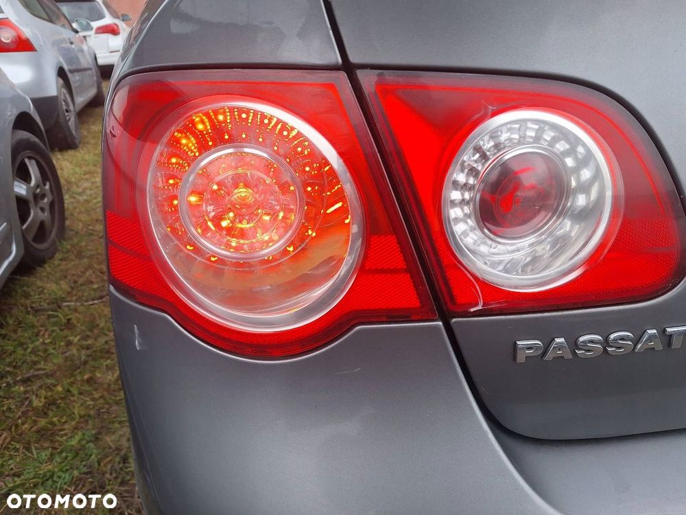 KOMPLETNY TYŁ KLAPA ZDERZAK LAMPA PDC VOLKSWAGEN PASSAT B6 SEDAN LA7T - 8